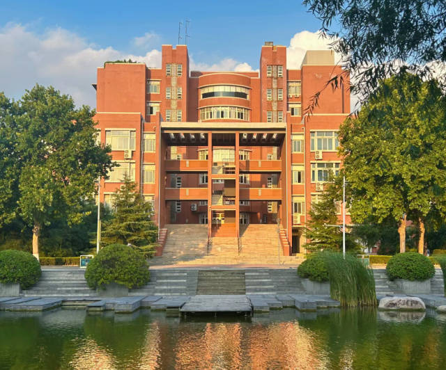 郑州大学(郑州大学官网)